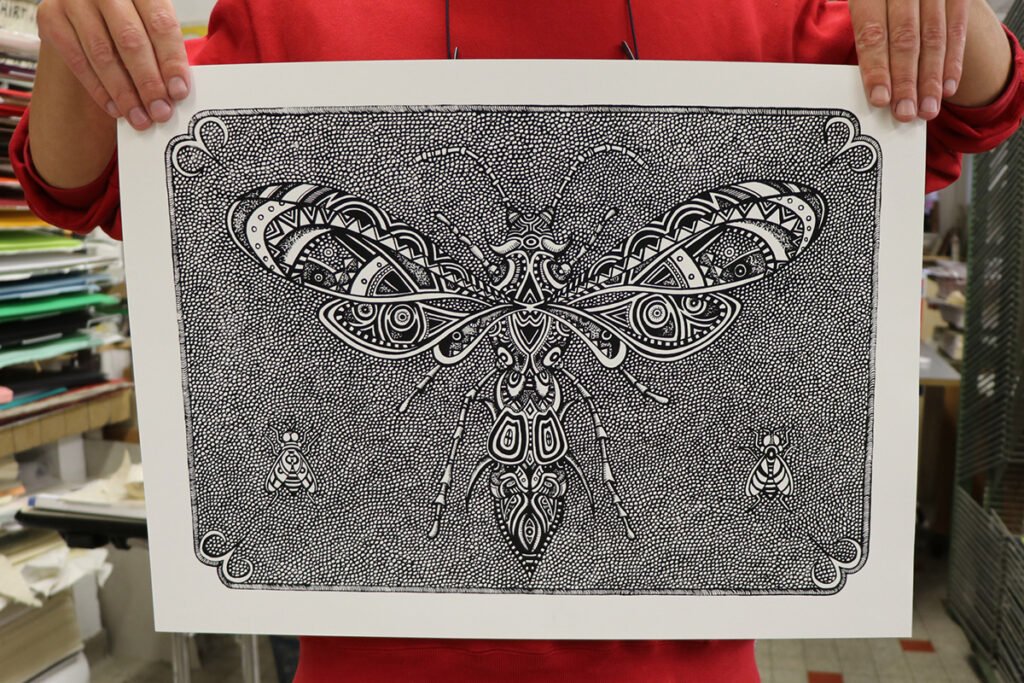 dessin d'abeille sérigraphie faite main